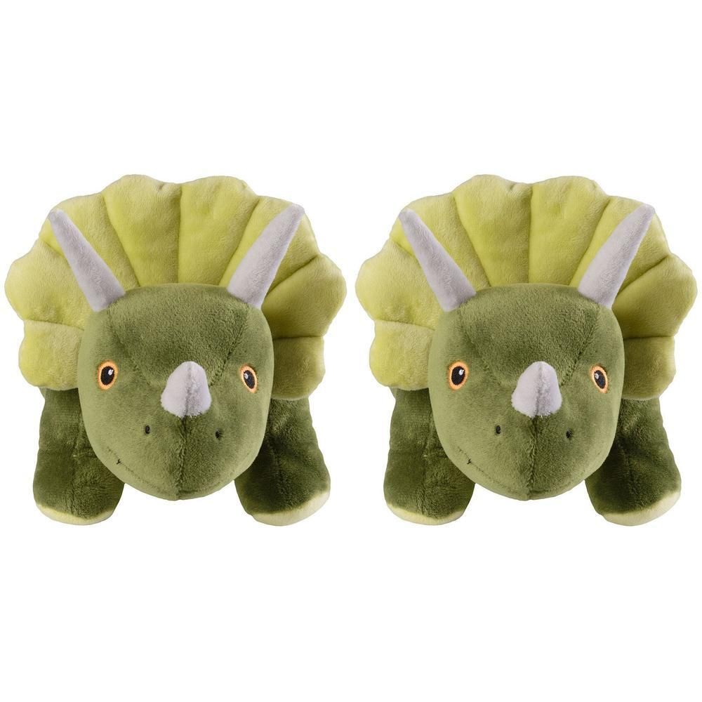 Zwei grüne Triceratops-Plüschtiere. Sie haben Hörner, einen Kragen und orangefarbene Augen. Der Hintergrund ist weiß.
