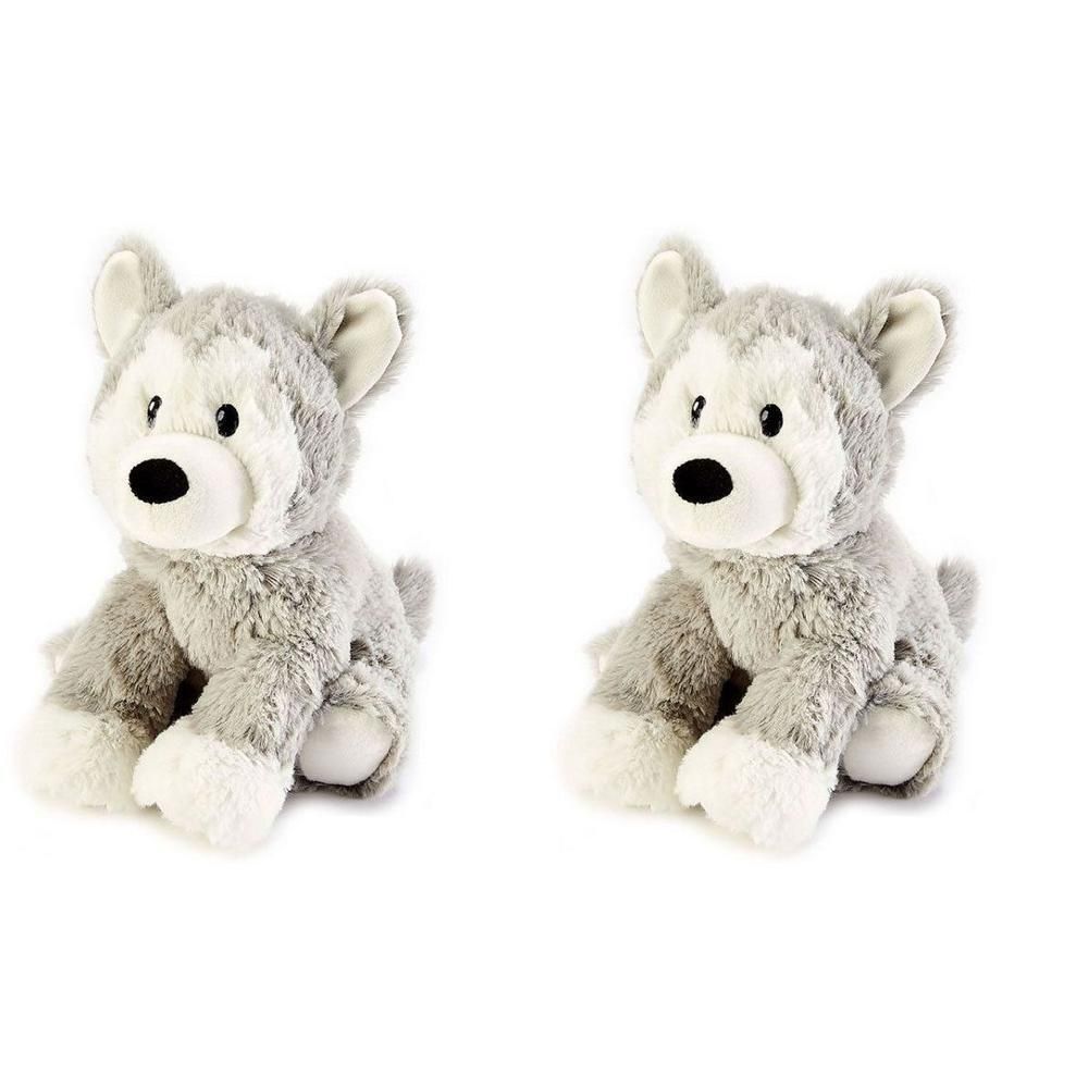 Zwei graue Stofftiere in Wolfsform. Weiße Schnauze, Pfoten und Ohrenspitzen. Schwarze Augen und Nase. Sitzende Position.