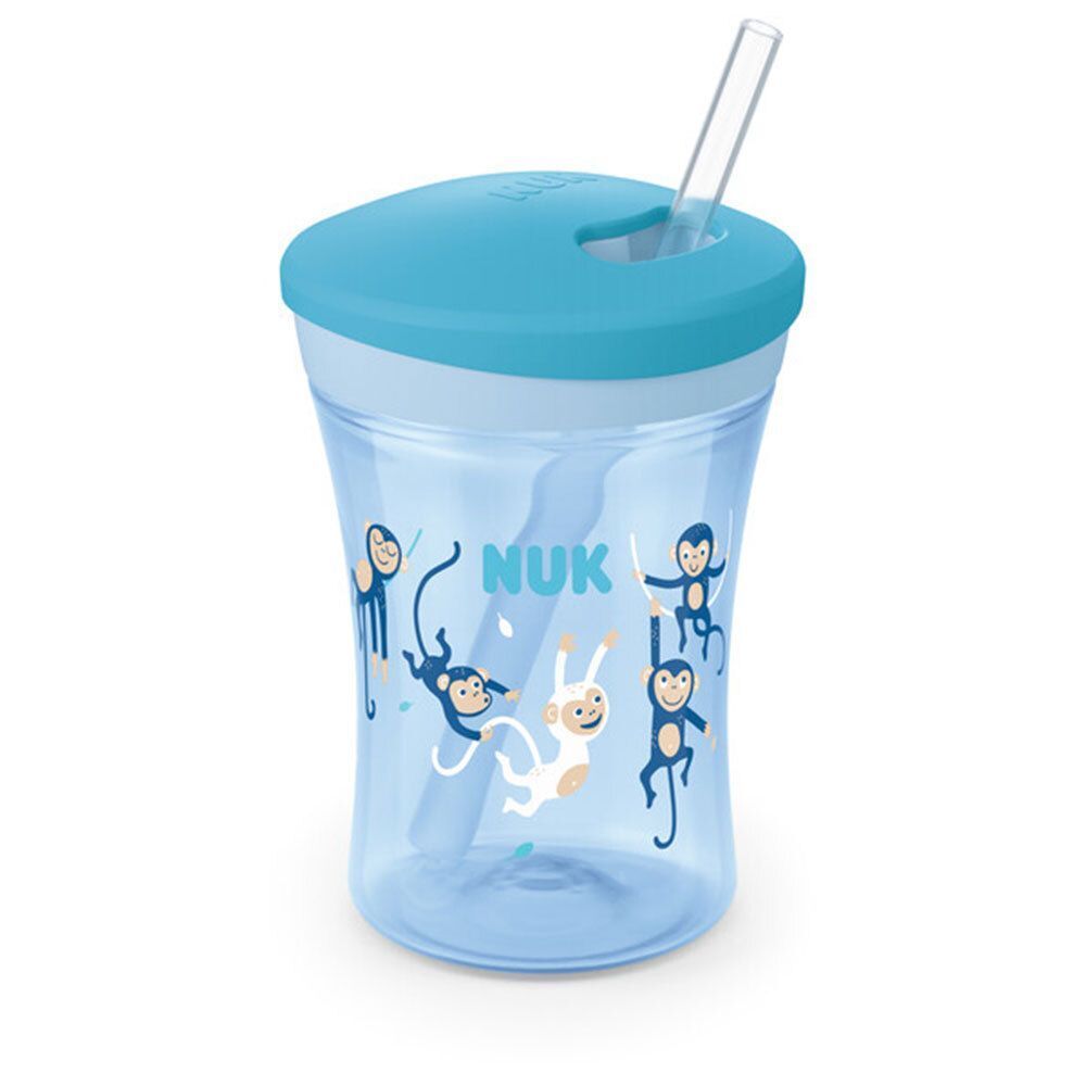 NUK Action Cup mit blauem Deckel und Strohhalm. Transparenter Becher mit Affen-Motiv. Aufdruck: NUK.