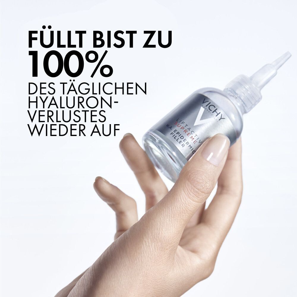 Hand hält Flakon. Text: Füllt bis zu 100% des täglichen Hyaluron-Verlustes wieder auf.
