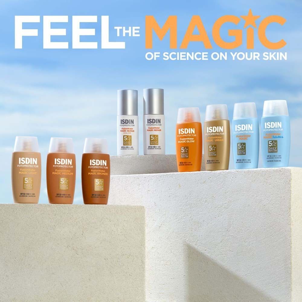 Verschiedene Flaschen ISDIN Fotoprotector. Text: FEEL the MAGIC of science on your skin.