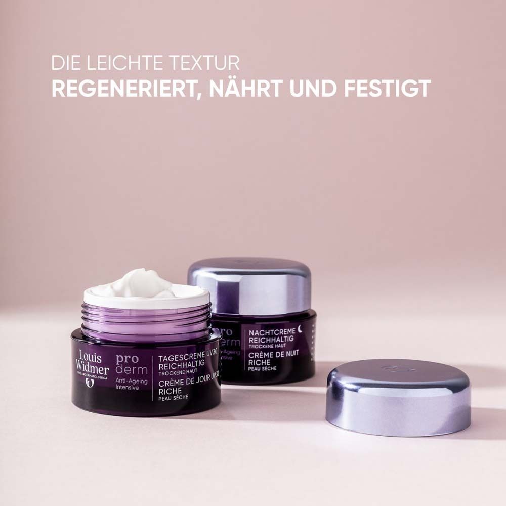 Zwei Tiegel Nachtcreme und ein Tiegel Tagescreme. Aufschrift: Louis Widmer, pro derm, Nachtcreme reichhaltig, Tagescreme.
