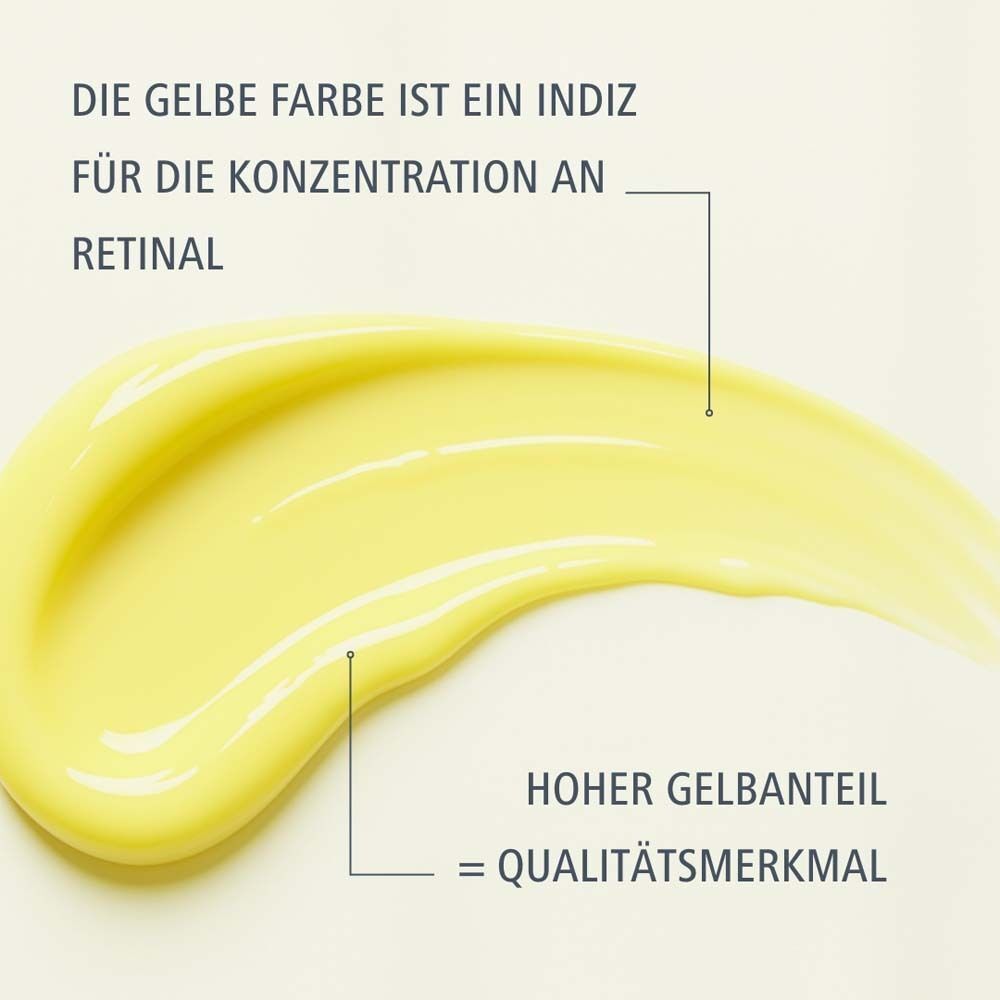 Gelbe Serum-Probe. Text: Hoher Gelbanteil = Qualitätsmerkmal. Pfeil zeigt auf die gelbe Farbe.