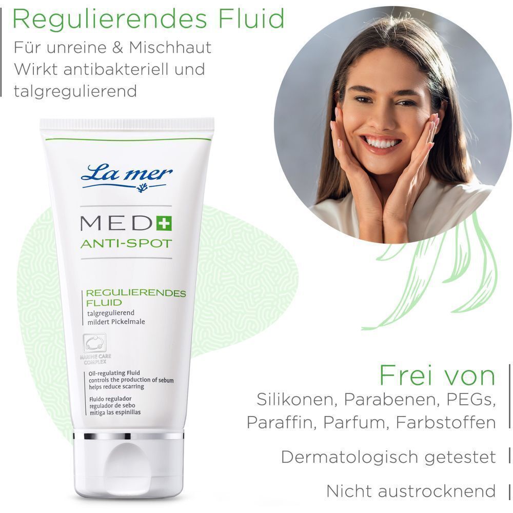 LA MER MED+ Anti-Spot Fluid Tube neben einer lächelnden Frau. Text: Für unreine & Mischhaut. Frei von Silikonen, Parabenen, PEGs, etc.