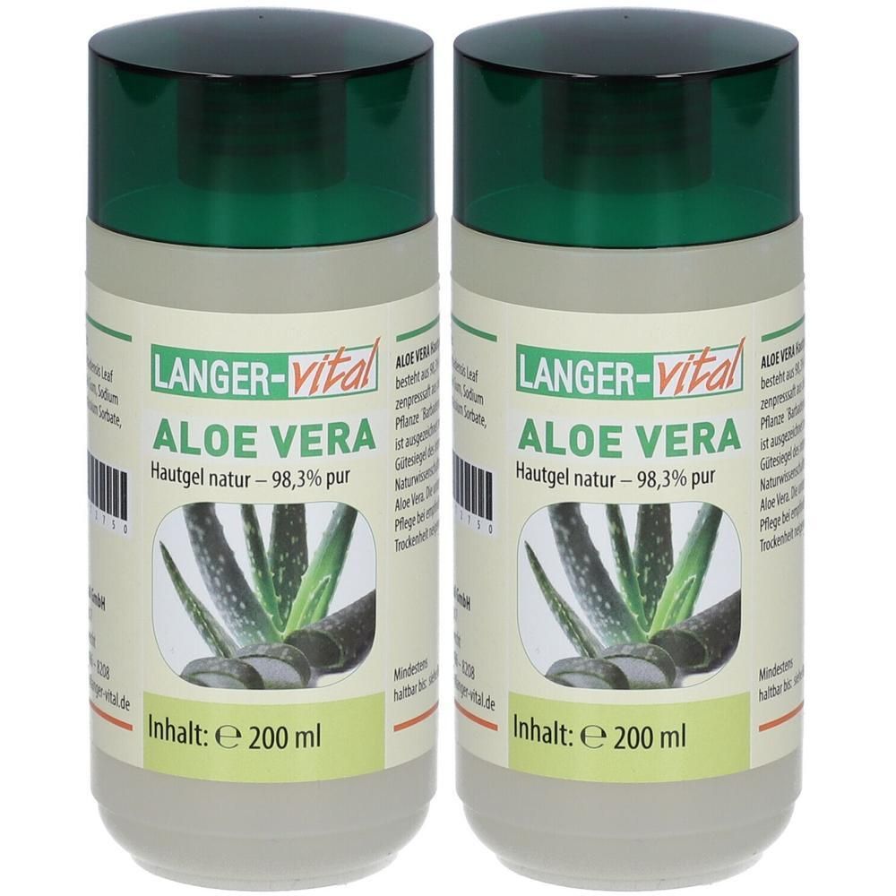 Zwei Flaschen Aloe Vera Hautgel. Aufschrift: LANGER-vital, ALOE VERA, Hautgel natur - 98,3% pur. Inhalt: e 200 ml. Grüne Deckel.
