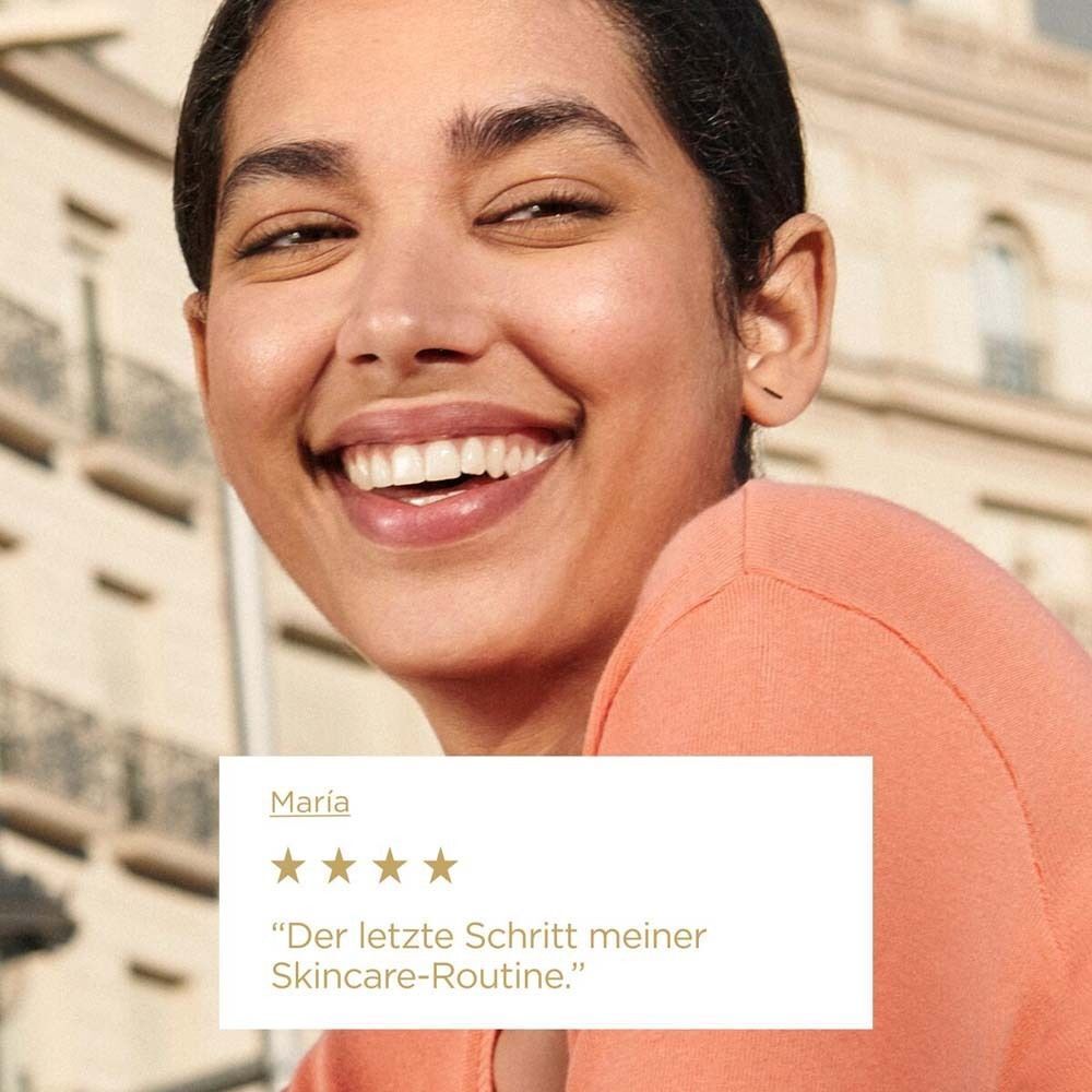 Eine Frau lächelt. Text: Maria, 5 Sterne. Der letzte Schritt meiner Skincare-Routine.