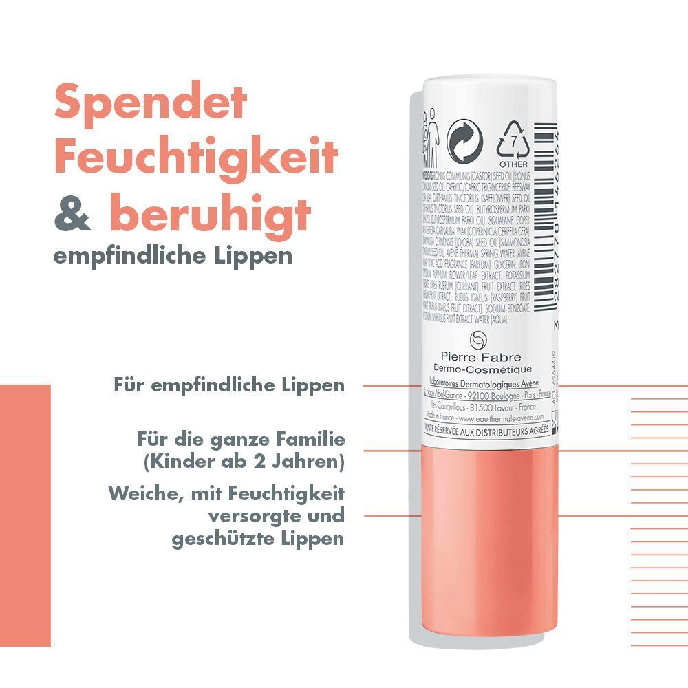 Lippenpflegestift. Weißer Stift mit rosa Basis. Aufschrift: Eau Thermale Avène, Feuchtigkeitsspendender Lippenpflegestift. Text: Für empfindliche Lippen, für die ganze Familie.