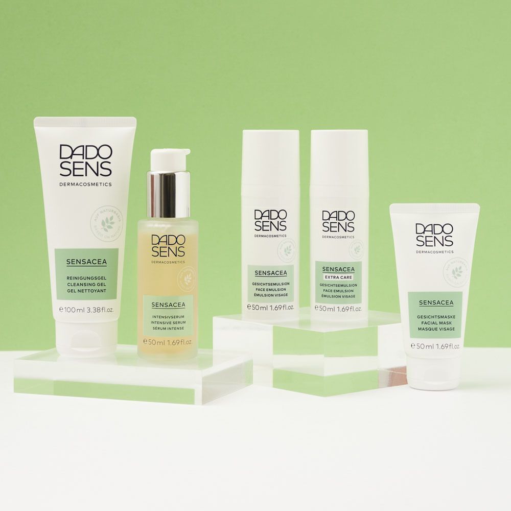 Fünf Dado Sens Dermocosmetics Produkte: Reinigungsgel, Serum, zwei Gesichtscremes und eine Gesichtsmaske.