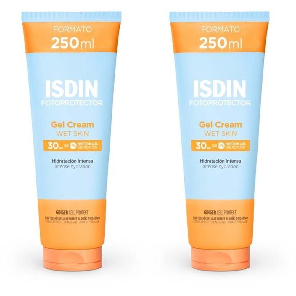 Zwei Tuben ISDIN Fotoprotector Gel Cream LSF 30. Hellblaue Tuben mit orangefarbenen Akzenten. Text: ISDIN, Gel Cream, 30, 250ml.