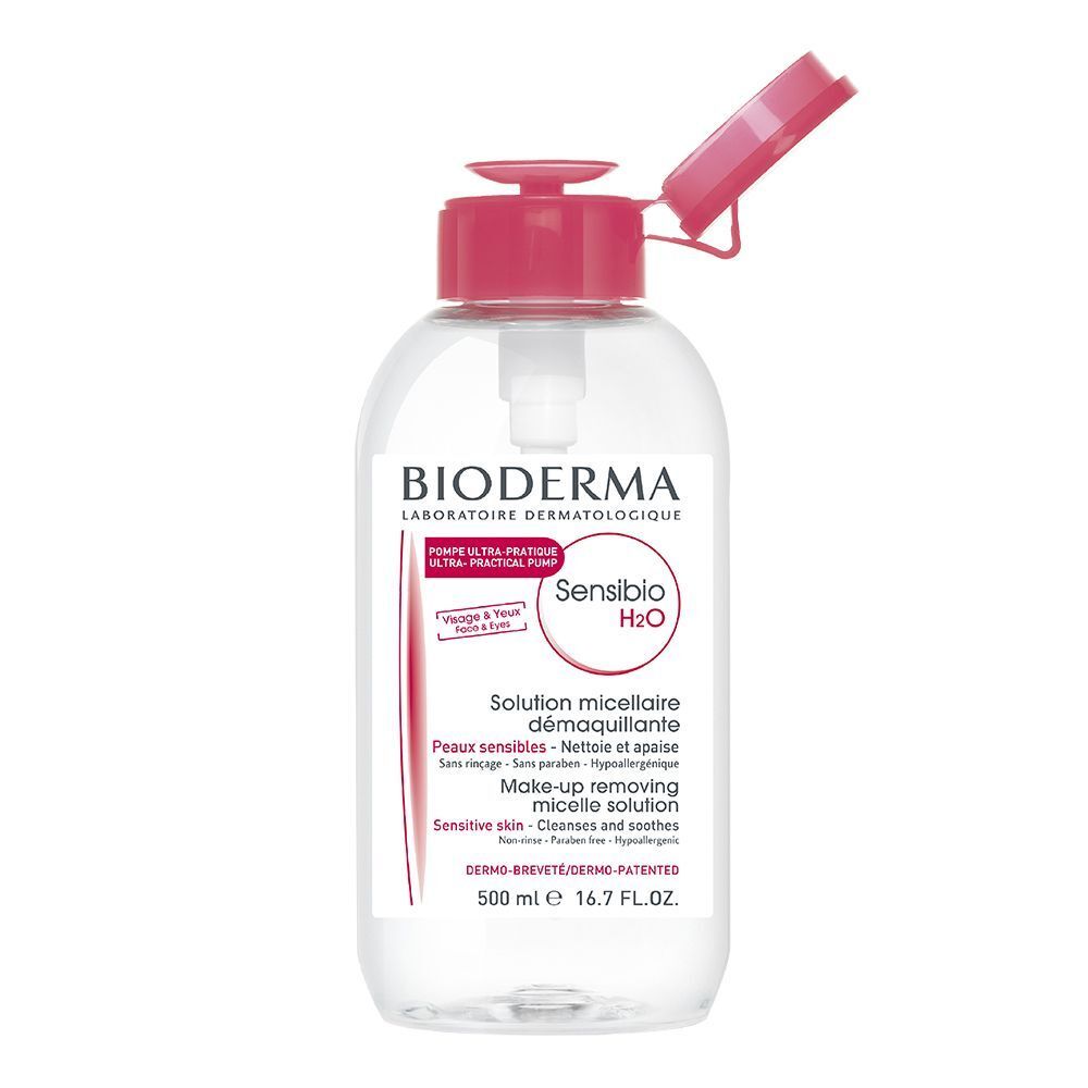 Flasche mit rosa Deckel und Pumpverschluss. Aufschrift: BIODERMA Sensibio H2O. Mizellenwasser für empfindliche Haut.