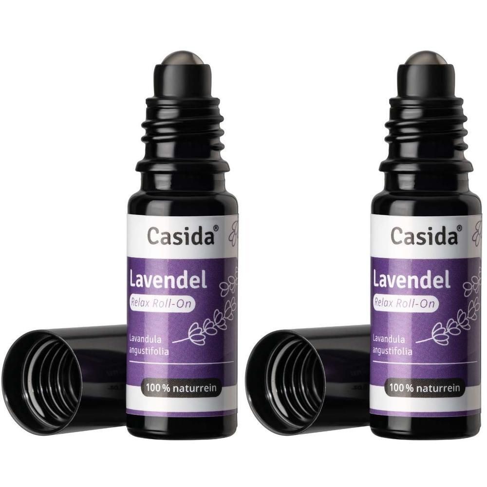 Zwei schwarze Roll-On-Flaschen mit lila Etikett. Aufschrift: Casida Lavendel Relax Roll-On. Deckel liegen daneben.