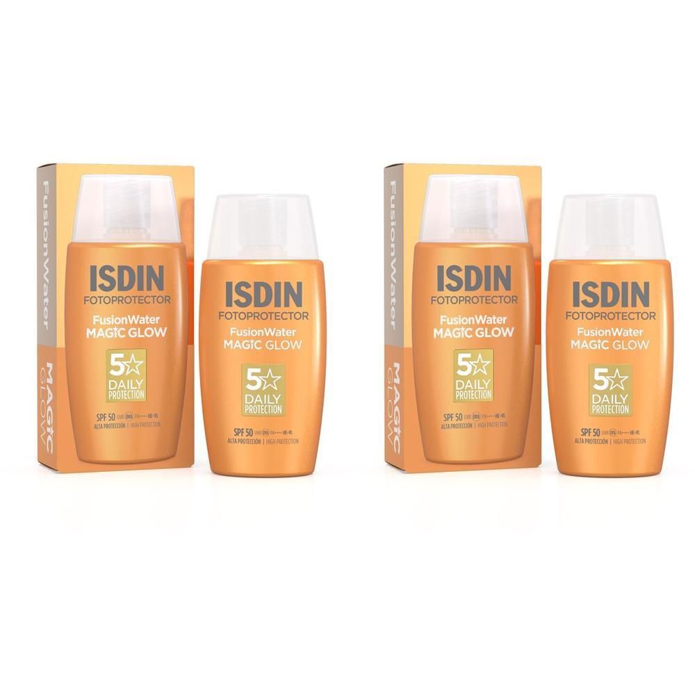 Zwei Flaschen ISDIN Fotoprotector FusionWater MAGIC Glow LSF 50 in Verpackung. Orangefarbene Flaschen mit weißem Deckel und Produktinformationen.
