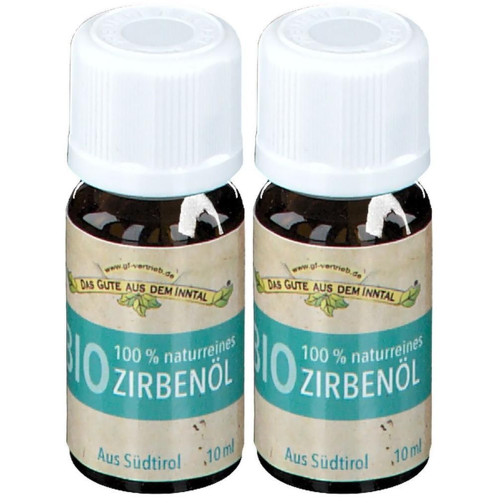 Zwei kleine Glasflaschen mit weißem Verschluss. Auf den Etiketten steht "BIO ZIRBENÖL 100% naturrein". Text: "Aus Südtirol".