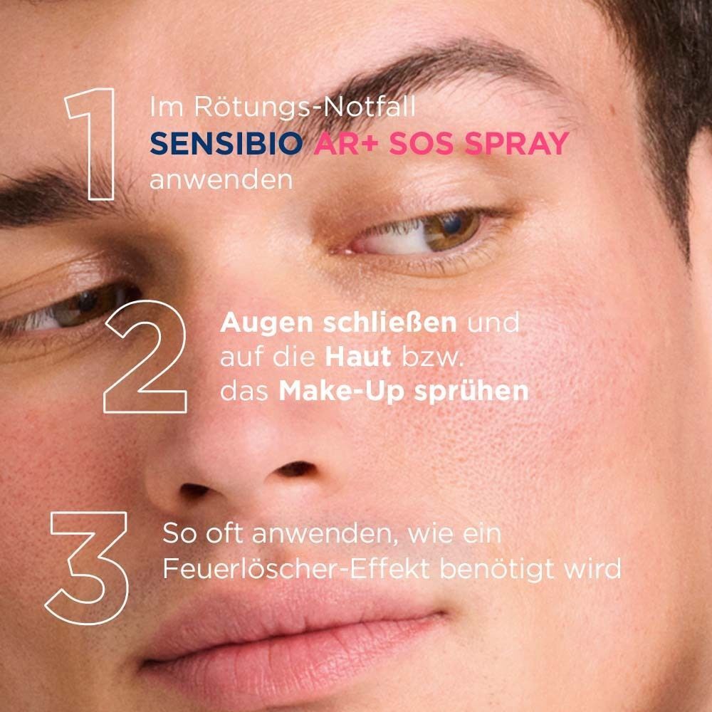 Mann mit geröteter Haut. Anwendung des Sensibio AR+ SOS Spray. Anweisungen in Textform.