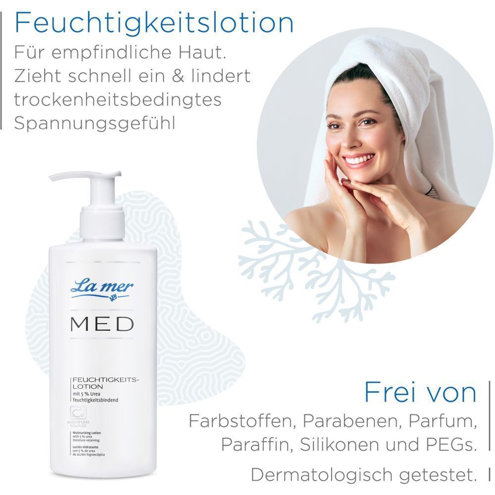 Eine Frau mit Handtuch auf dem Kopf neben einer Flasche "La mer MED Feuchtigkeitslotion". Text: Für empfindliche Haut. Frei von...