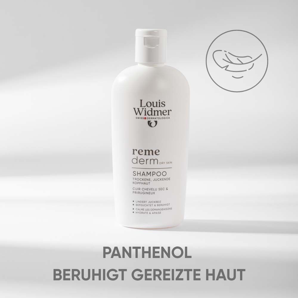 Weiße Shampoo-Flasche. Aufschrift: Louis Widmer, remederm dry skin, Shampoo, für trockene, juckende Kopfhaut. Text: Panthenol beruhigt gereizte Haut.