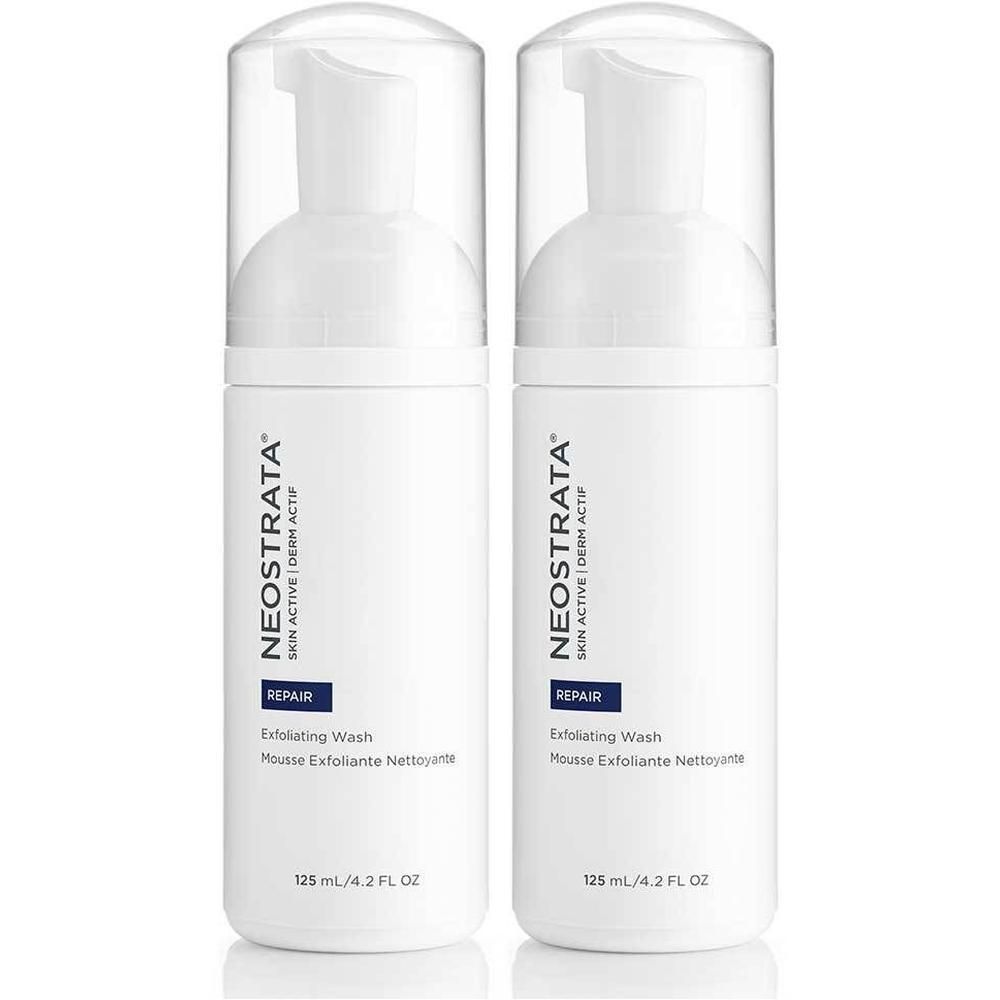 Zwei weiße Flaschen mit Pumpaufsatz. Aufschrift: NEOSTRATA, Exfoliating Wash. 125 ml/4.2 FL OZ.