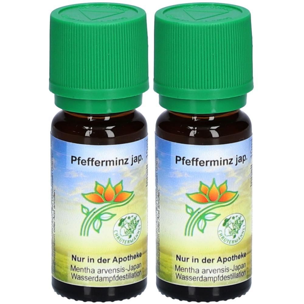Zwei kleine braune Flaschen mit grünen Deckeln. Auf den Etiketten steht "Pfefferminz jap" und "Nur in der Apotheke".