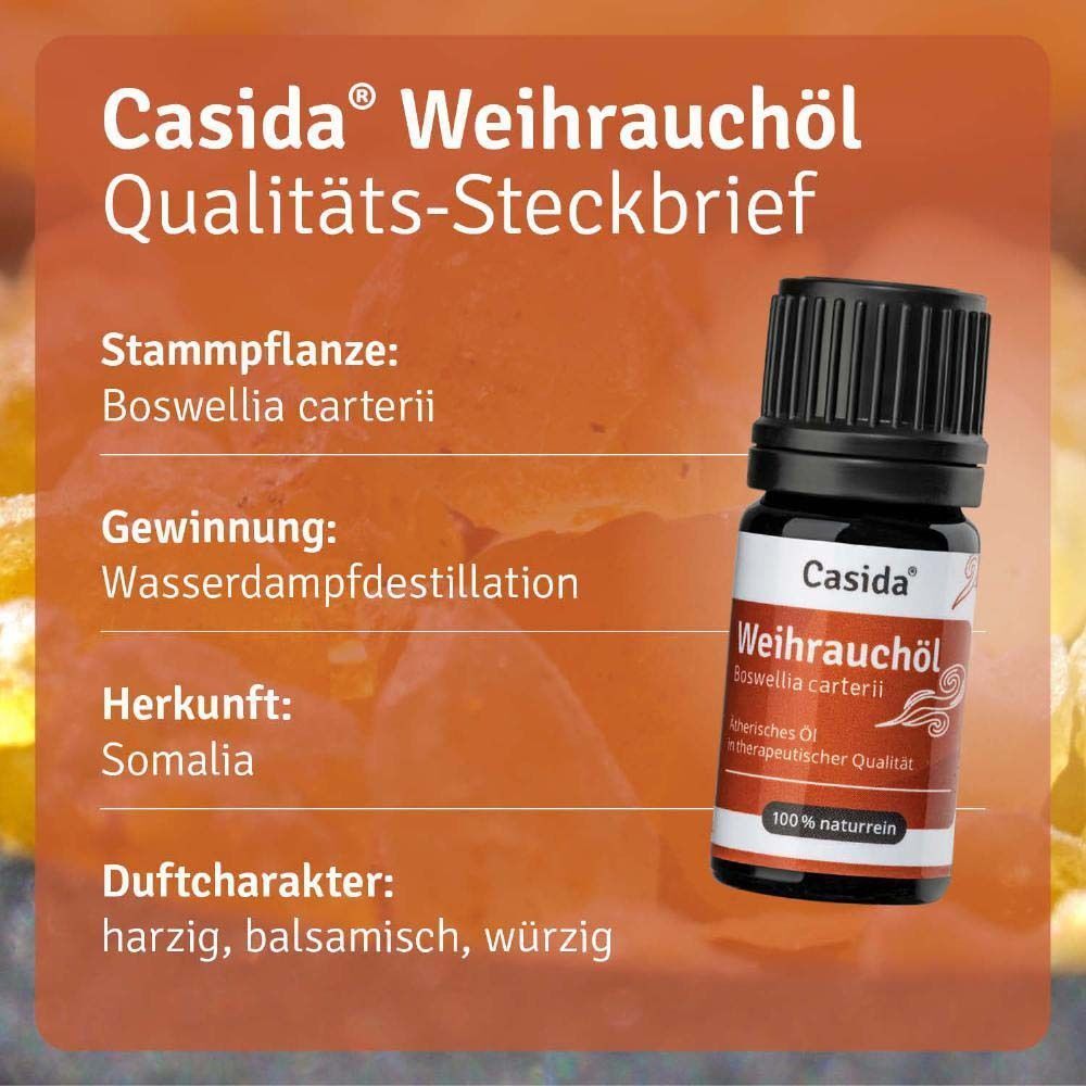 Flasche Casida® Weihrauchöl. Produktinformationen auf Etikett. Hintergrund mit Text über Herkunft und Eigenschaften.