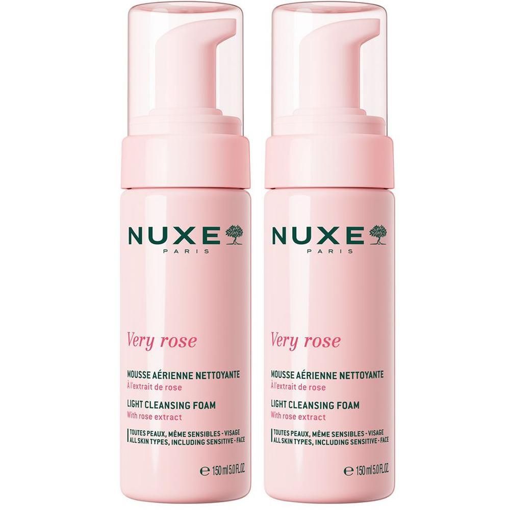 Zwei rosa Flaschen NUXE Very Rose Reinigungsschaum. Mit Pumpaufsatz und Produktbezeichnungen. Aufschrift: Light Cleansing Foam.