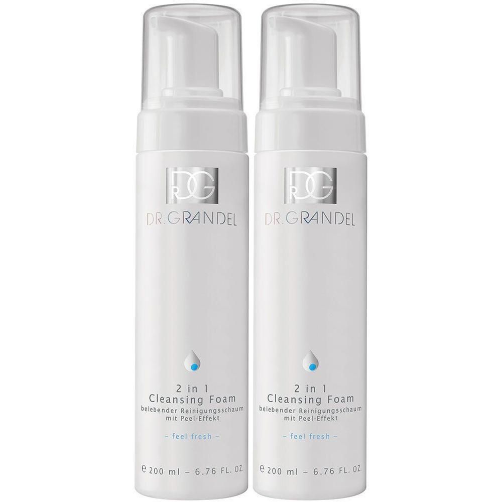 Zwei weiße Flaschen mit Pumpaufsatz. Aufschrift: DR. GRANDEL, 2 in 1 Cleansing Foam. Mit Peel-Effekt. Unten: 200 ml.