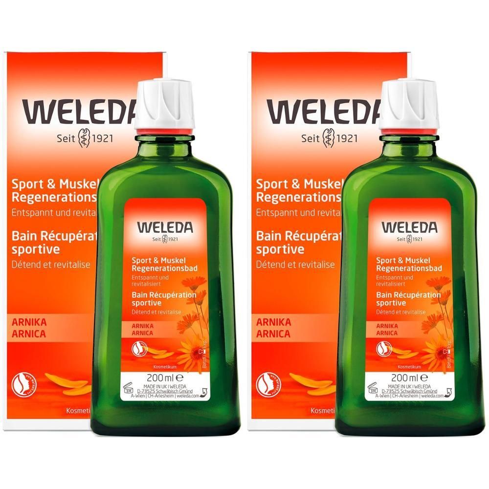 Zwei grüne Flaschen mit weißem Verschluss und orangefarbenen Etiketten. Aufschrift: WELEDA, Sport & Muskel Regenerationsbad, Arnika.