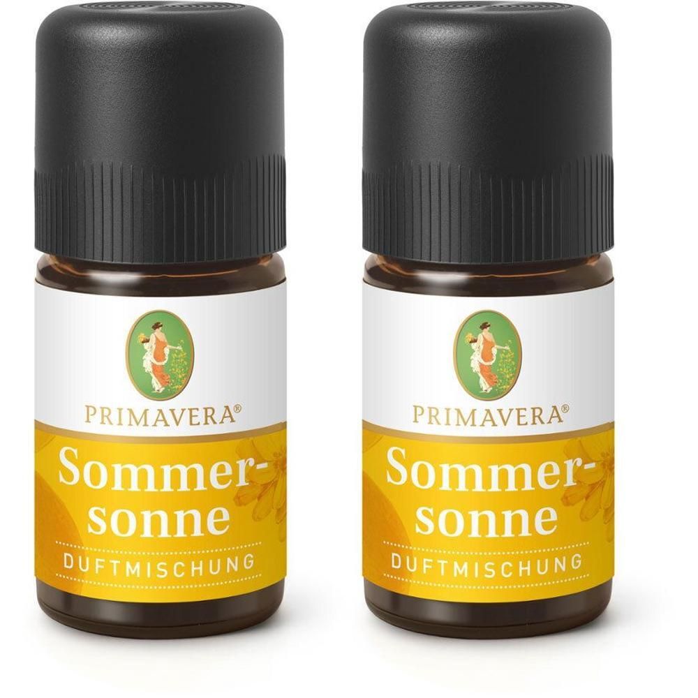 Zwei braune Glasflaschen mit schwarzem Deckel. Auf dem Etikett steht "PRIMAVERA Sommersonne Duftmischung".