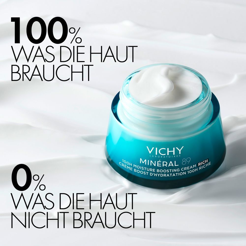 Offener Tiegel VICHY MINERAL 89 Creme. Text: 100% was die Haut braucht, 0% was die Haut nicht braucht. Creme auf weißem Hintergrund.