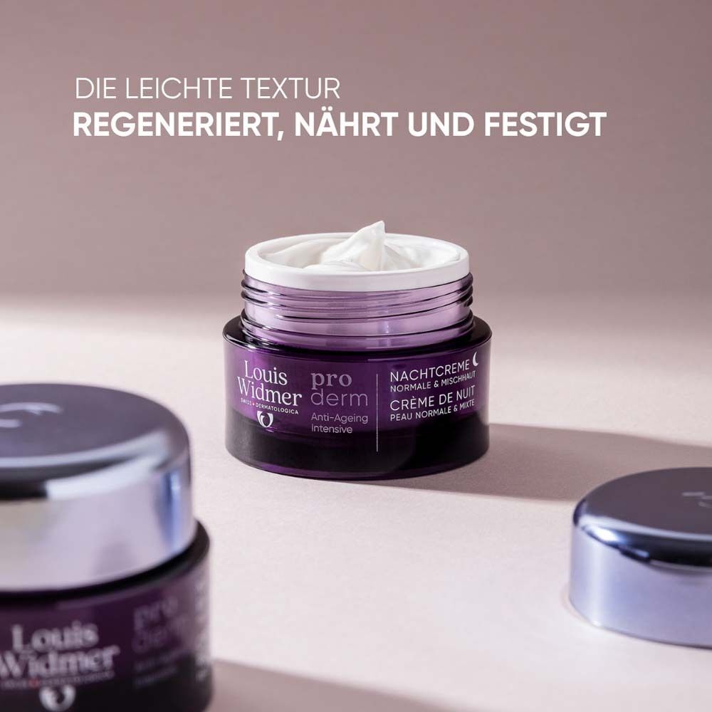 Geöffnete Creme-Dose. Creme-Textur sichtbar. Aufschrift: Louis Widmer proderm Nachtcreme.