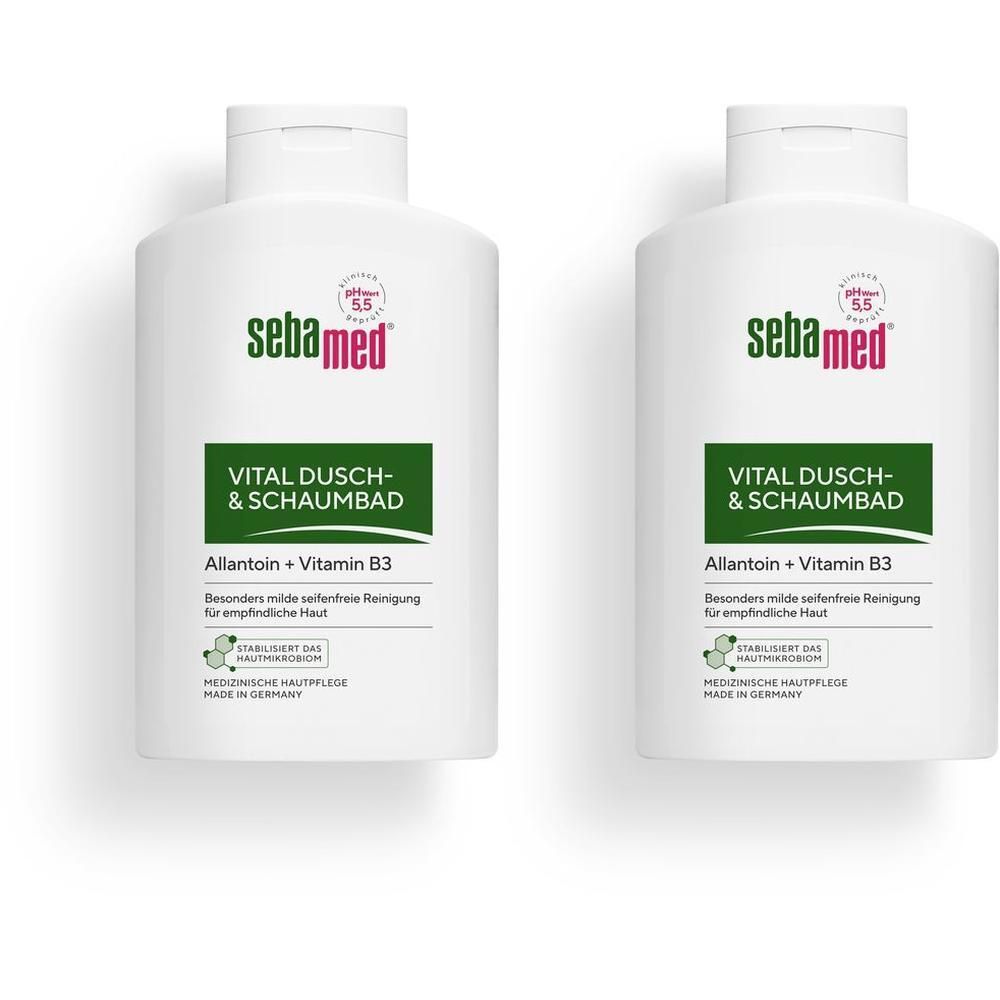 Zwei weiße Flaschen Sebamed Vital Dusch- & Schaumbad. Grünes Etikett mit Text. pH 5,5 Logo. Made in Germany.