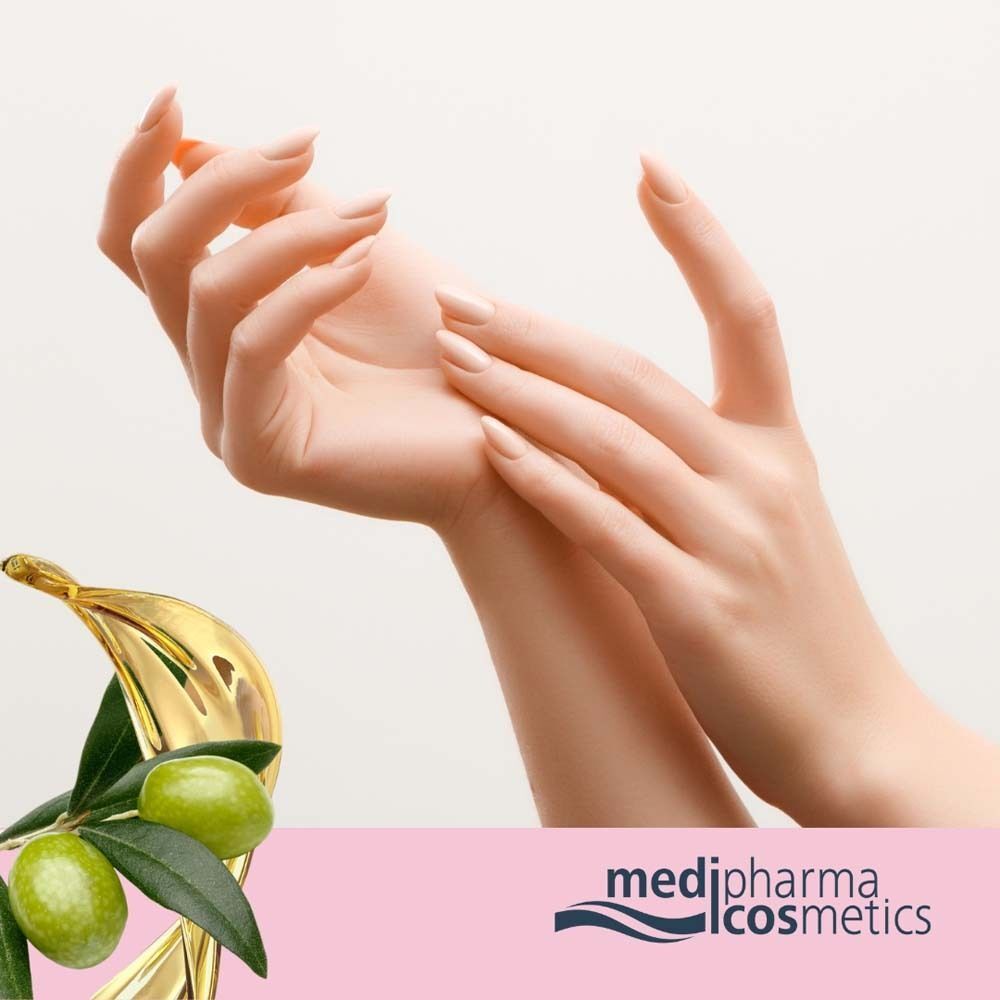 Hände mit gepflegten Fingernägeln. Olivenzweig mit Oliven und Öl. Logo: medipharma cosmetics.