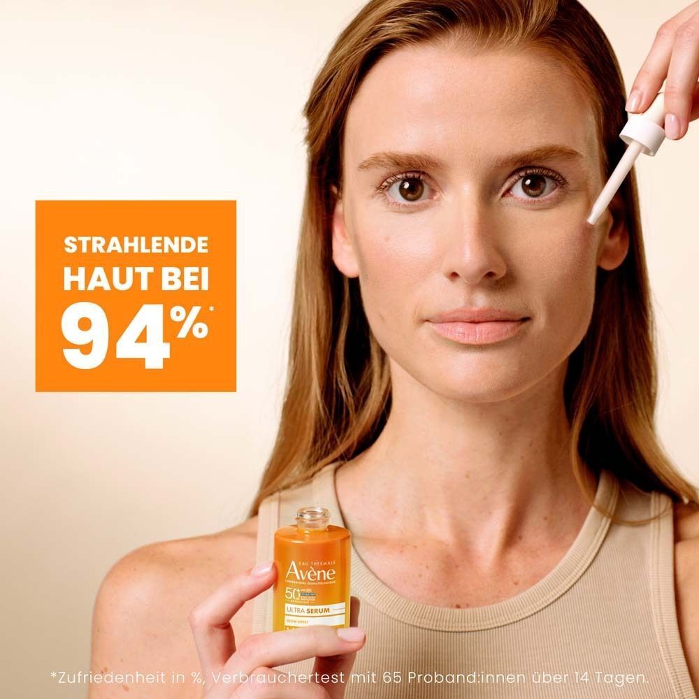 Frau hält Flasche. Text: Strahlende Haut bei 94%. Avène Ultra Serum, 50+ LSF.