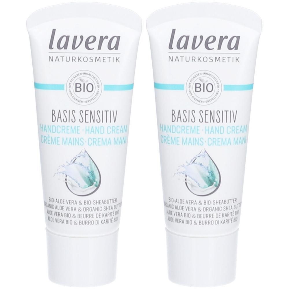 Zwei Tuben Handcreme. Aufschrift: lavera Naturkosmetik, Basis Sensitiv, BIO-Aloe Vera & Bio-Sheabutter. Mit Tropfen-Illustration.