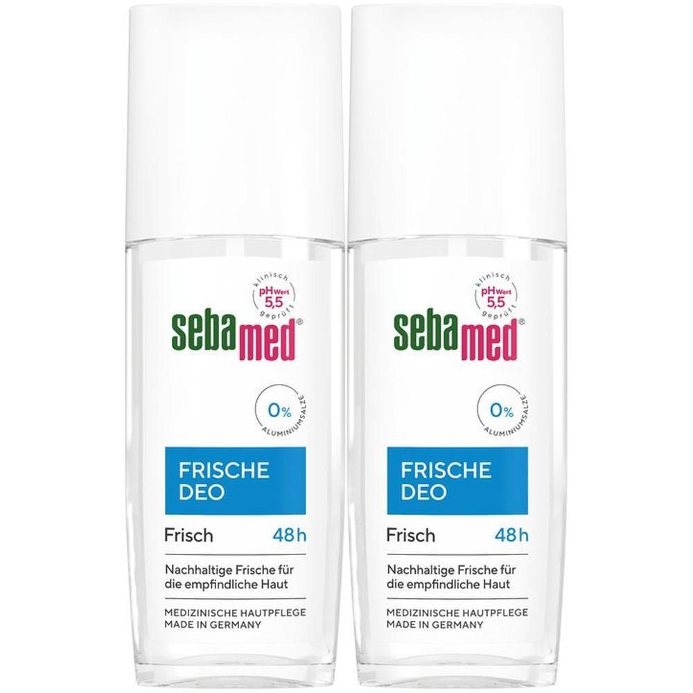Zwei transparente Deo-Sprays mit weißem Deckel. Aufschrift: Sebamed, Frische Deo, 48h. pH 5.5. 0%. Nachhaltige Frische für empfindliche Haut.