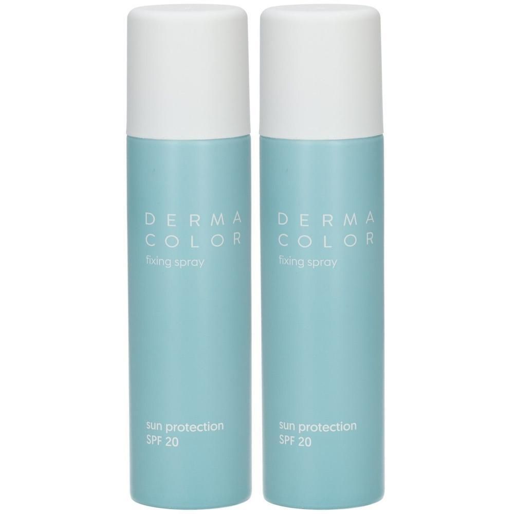 Zwei Sprühflaschen mit weißem Deckel und hellblauem Korpus. Aufschrift: DERMA COLOR, Fixing Spray, Sun Protection SPF 20.