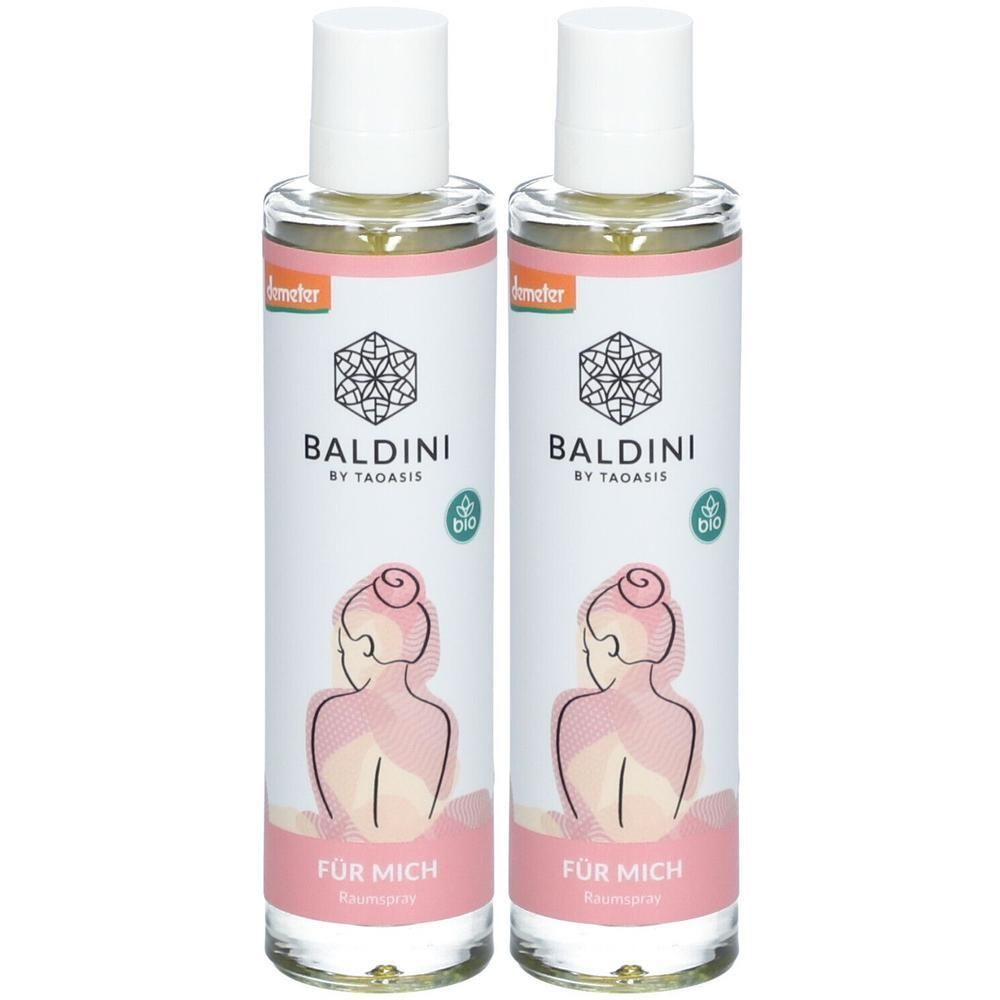 Zwei Flaschen Raumspray mit weißem Deckel. Aufdruck: BALDINI, Bio-Siegel, „FÜR MICH“. Rosa-weiße Etiketten mit Frauenskizze.