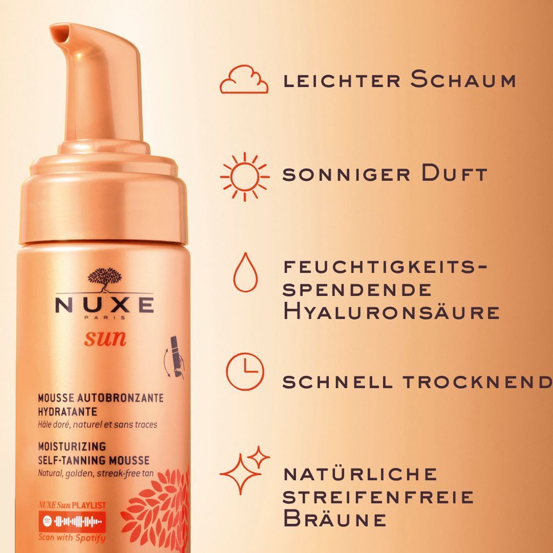 Nahaufnahme NUXE Sun Flasche. Text: MOUSSE AUTOBRONZANTE HYDRATANTE. Icons: leichter Schaum, sonniger Duft, Hyaluronsäure.