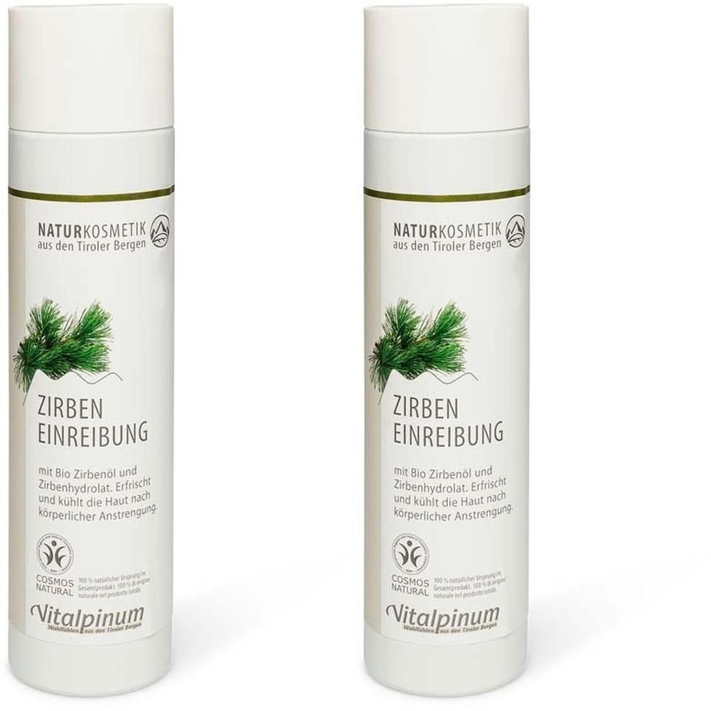 Zwei weiße Flaschen mit grünen Etiketten. Aufschrift: Zirben Einreibung, Vitalpinum, Naturkosmetik. COSMOS NATURAL-Zertifizierung.