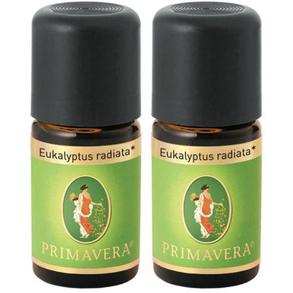 Zwei kleine Glasflaschen mit schwarzem Deckel. Aufschrift: Eukalyptus radiata, Primavera. Grünes Etikett mit Frau.