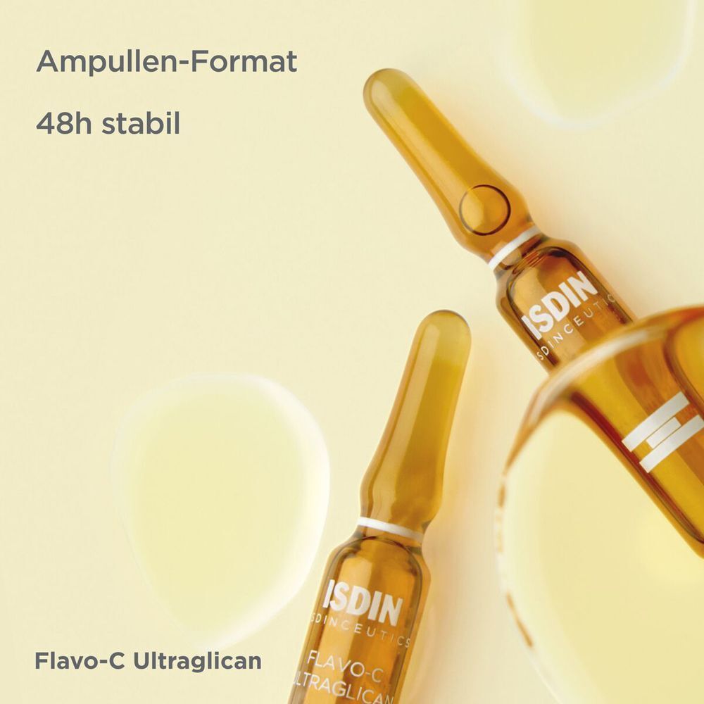 Zwei Ampullen mit gelber Flüssigkeit. Text: Ampullen-Format, 48h stabil. Flavo-C Ultraglican. ISDINCEUTICS® Logo.