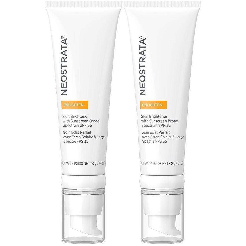 Zwei Tuben Hautaufheller mit Sonnenschutz SPF 35. Weiße Tuben mit Schriftzug und Dosierpumpe.