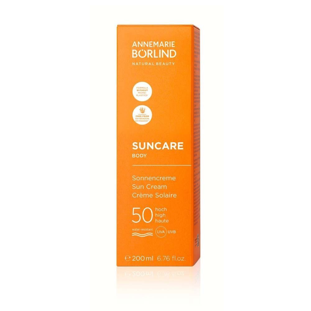 Karton Sonnencreme. Aufschrift: ANNEMARIE BÖRLIND, SUNCAR, LSF 50. 200ml.