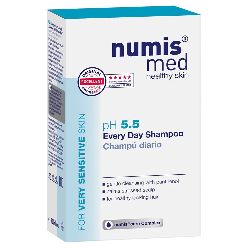 Verpackung von NUMIS med pH 5.5 Shampoo. Weiß-blaue Schachtel. Aufschrift: pH 5.5 Every Day Shampoo, für sehr empfindliche Haut.