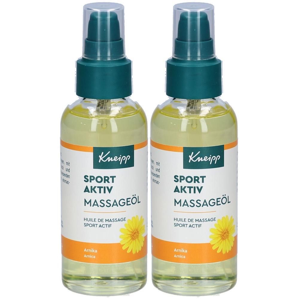 Zwei Flaschen Kneipp Sport Aktiv Massageöl. Klare Flüssigkeit in Glasflaschen mit Sprühkopf. Etikett mit Produktnamen und Sonnenblumenmotiv.