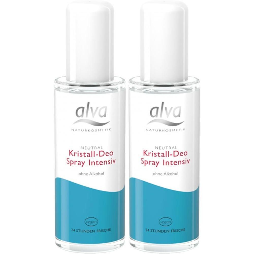 Zwei Sprühflaschen mit weißem Deckel. Aufschrift: alva, Kristall-Deo Spray Intensiv, ohne Alkohol, 24 Stunden Frische. Vegan-Siegel.