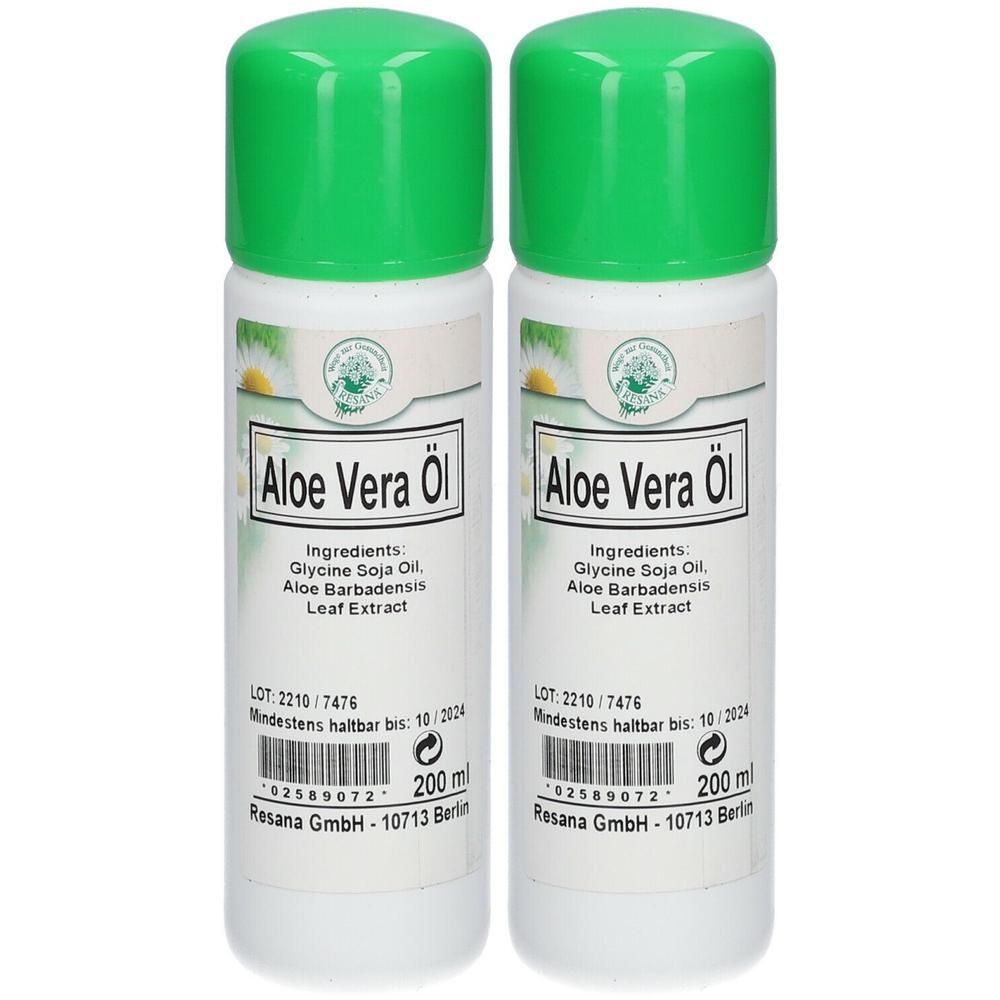 Zwei Flaschen Aloe Vera Öl mit grünen Deckeln. Aufschrift: Aloe Vera Öl, Inhaltsstoffe, Mindestens haltbar bis 10/2024, 200 ml.
