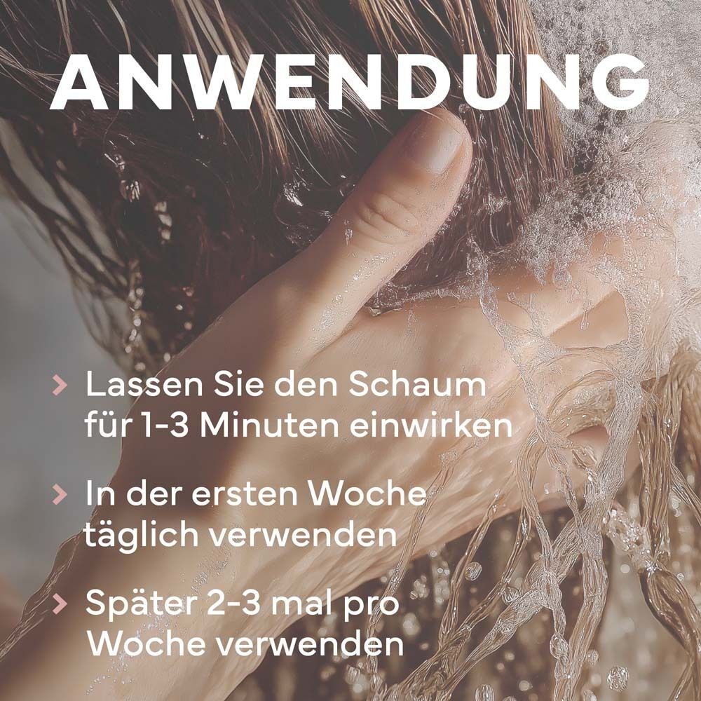 Person wäscht Haare mit Schaum. Text: Anwendung. Anwendungshinweise.