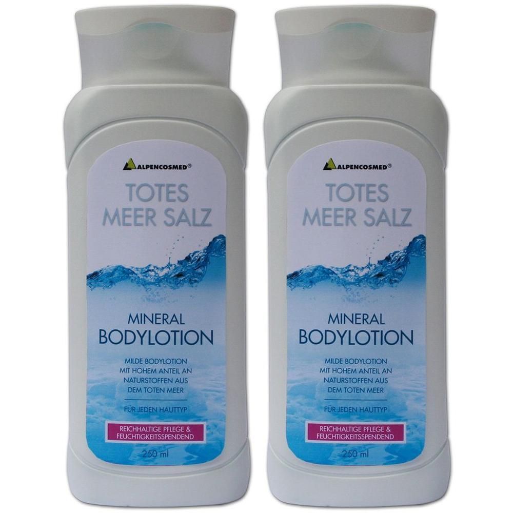 Zwei weiße Flaschen mit Klappverschluss. Aufschrift: Totes Meer Salz Mineral Bodylotion. Marke: AlpenCosmed. Mit Wasser-Motiv.