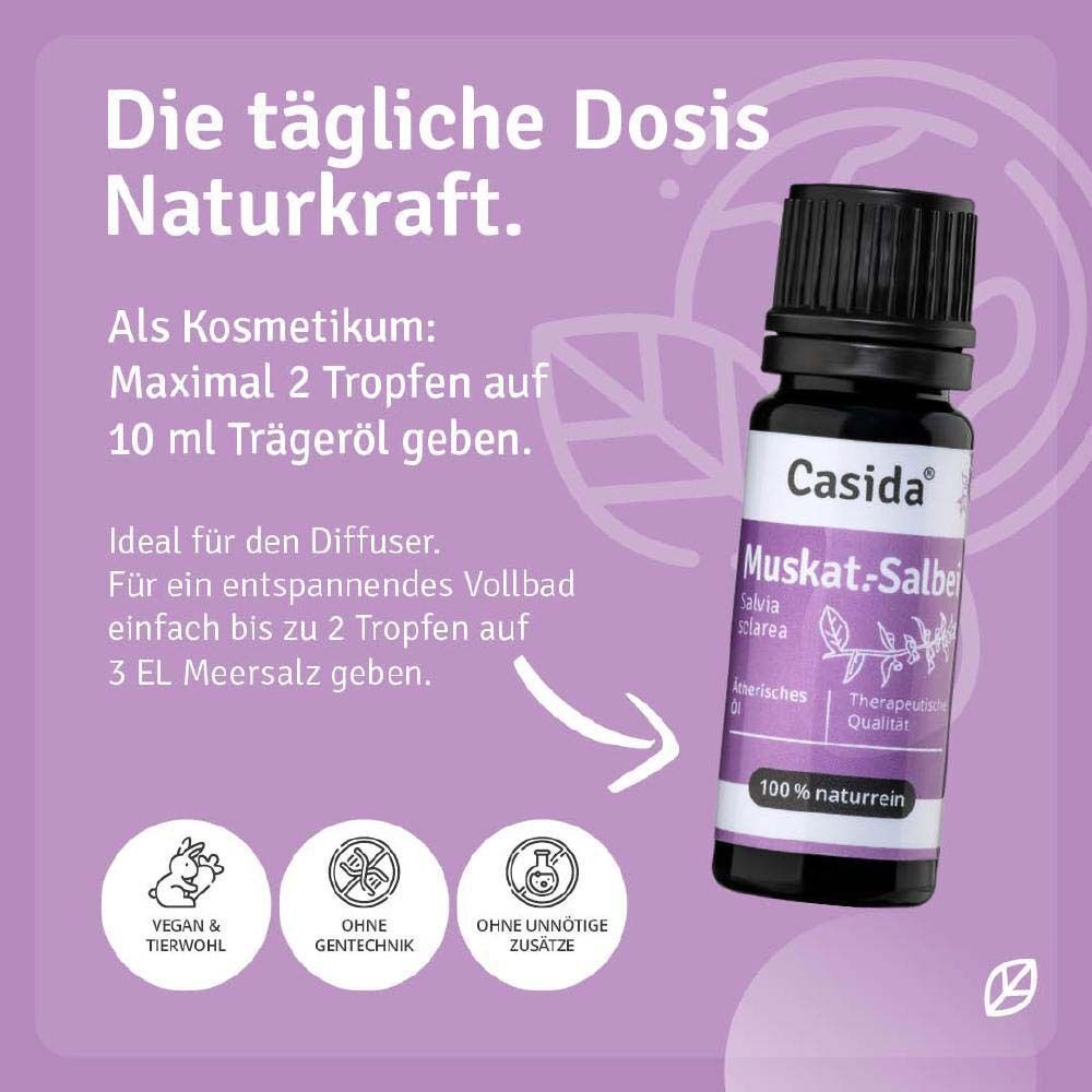 Eine Flasche Casida® Muskat.-Salbeiöl. Violettes Etikett mit Produktnamen und Logo. Schwarzer Deckel. Anwendungshinweise.