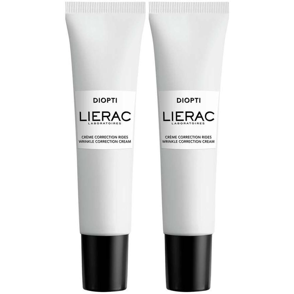 Zwei Tuben LIERAC Diopti Rides Augencreme. Weiße Tuben mit schwarzem Deckel. Text: DIOPTI, LIERAC, Creme Correction Rides, Wrinkle Correction Cream.